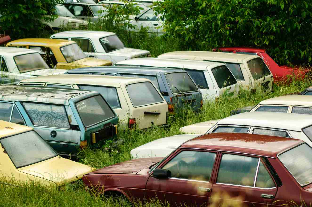 Scrap Car Selling Pros and Cons in London for Simple Trading